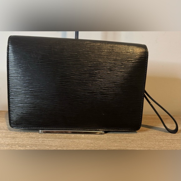 SOLD Vintage Louis Vuitton Clutch | Good Vintage Condition - Picture 14 of 16